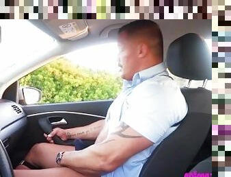 papa, en-plein-air, public, gay, voiture, fétiche, pappounet, musclé, exhibitionniste, string