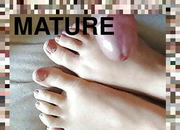 toes cum loads feet &amp; shoejob o1