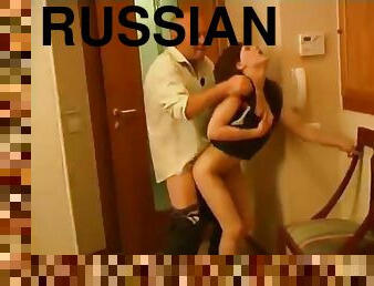 russo, tiro-ao-alvo, adolescente, engolindo, ejaculação, morena