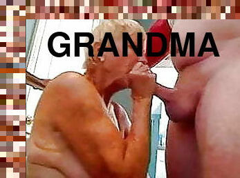 gros-nichons, papa, grand-mère, amateur, fellation, ejaculation-sur-le-corps, granny, maison, ejaculation, seins