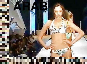 Gal Gadot - Fashion Show 2001