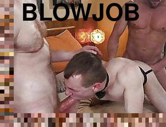 blowjob-seks-dengan-mengisap-penis, penis-besar, remaja, homo, bertiga, homoseks