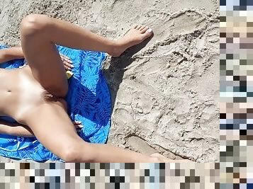 nudistické, na-verejnosti, pička, žena, amatérske, milfka, mamka, kamera, pláž, voyeur