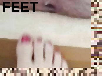 Cockbox Footjob