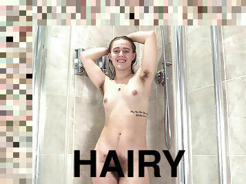 Bubsy Lou enjoys a beautiful wet shower - WeAreHairy