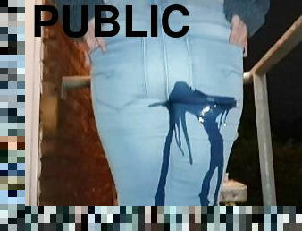 pisser, public, amateur, culotte, blonde, britannique, fétiche, jeans, humide