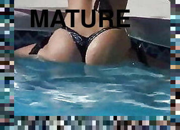 cul, mature, babes, américaine, piscine, action, bikini, sous-leau