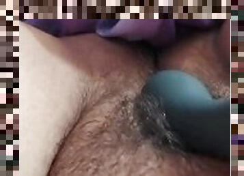 poilue, masturbation, orgasme, chatte-pussy, amateur, ados, jouet, belle-femme-ronde, joufflue, horny