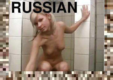 banyo-yapma, klitoris, mastürbasyon-masturbation, amcık-pussy, rus, amatör, genç, parmaklama, sarışın, sevimli