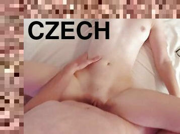 zadok, veľké-prsia, masturbácia, pička, striekanie-semena, teenagerské, domáce, robenie-rukou, creampie, chodidlá