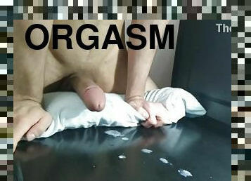 kocaman-huge, mastürbasyon-masturbation, boşalma, üstüneyüzüne-boşalma, ibne, meni, fetiş, büyük-ve-ağır, twink-genç-kılsız-adam