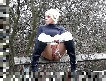 Blonde Enjoys A Messy Piss Outside
