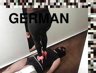 hardcore, allemand, bdsm, esclave, maîtresse, brunette, femme-dominatrice, talons-hauts, dure