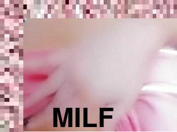 Milfs perfect pretty pink pussy solo quickie sesh