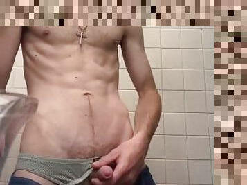 twink jerkoff in bathroom