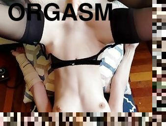 masturbation, orgasm, amatör, brudar, tonåring, leksak, strumpor, sprut, maskiner, små-bröst