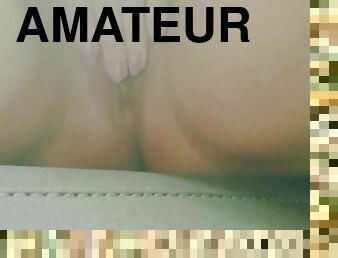 cul, gros-nichons, clito, masturbation, chatte-pussy, amateur, babes, voiture, blonde, solo