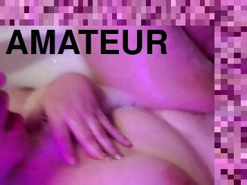 cul, baignade, gros-nichons, masturbation, orgasme, amateur, belle-femme-ronde, pieds, fantaisie, solo