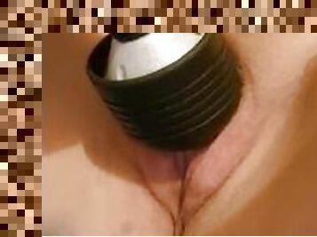 mastürbasyon-masturbation, meme-uçları, boşalma, amcık-pussy, fışkıran-su, amatör, oyuncak, sarışın, delinmiş, tek-kişilik