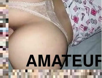 Bubble Butt amateur Latina let's me put it in