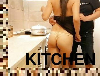 culo, tetas-grandes, masturbación, amateur, adolescente, mamá, paja, pajeándose, cocina, cachonda