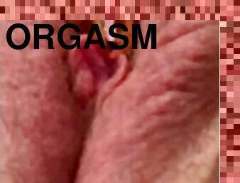 clitoris-bagian-atas-vagina-paling-sensitif, orgasme, vagina-pussy, amatir, seorang-diri