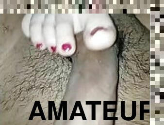 masturbation, amateur, babes, branlette, pieds, fétiche, branlette-avec-les-pieds, réalité