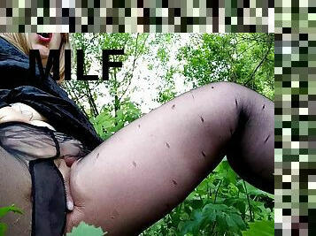 cul, en-plein-air, collants, russe, amateur, milf, belle-femme-ronde, bas, blonde, solo