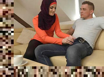 Kizzy Sixx & Steve Q in Big Ass Muslim Bitch - Porncz