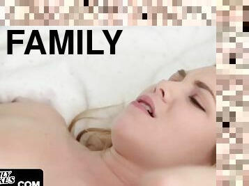Family Strokes- Stepbro Eats Stepsister's Pussy On Thanksgiving