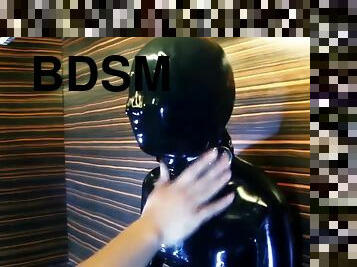 Extreme Latex Breathplay