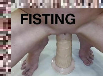Fisting my pussy