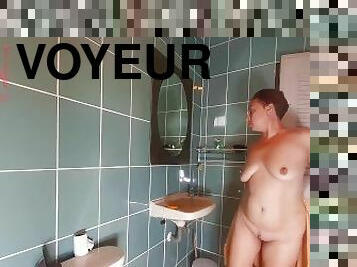 baignade, femme-de-ménage, masturbation, cam, voyeur, culotte, douche