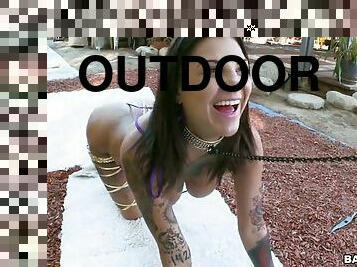 Bonnie rotten in high heels posing and teasing outdoor