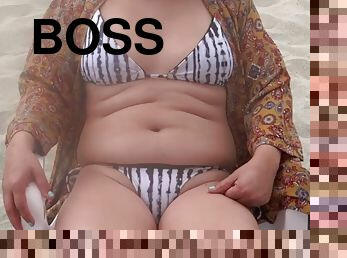 I show myself in a bikini on the beach and get on all fours to fuck my boss