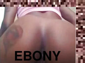 Jiggly Booty Ebony Can’t Get Enough Of Throwing That Juicy Pussy