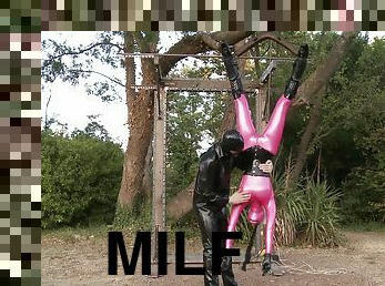 gros-nichons, en-plein-air, milf, bdsm, fétiche, latex, bondage