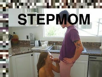 Stepmom Give Encouragement With Kenzie Love