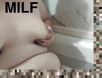 mandi, amatir, jenis-pornografi-milf, ibu, wanita-gemuk-yang-cantik, gemuk, ibu-mother, kecil-mungil, fetish-benda-yang-dapat-meningkatkan-gairah-sex, seorang-diri