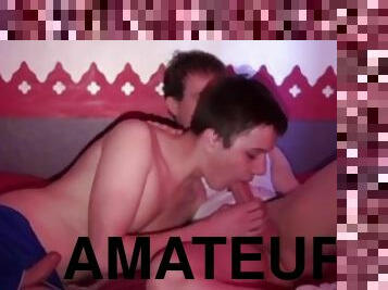 amateur, ejaculation-sur-le-corps, énorme-bite, gay, chienne, musclé, minet, tatouage, bite, dure