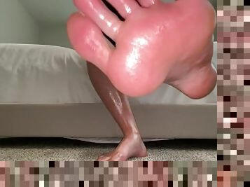 OPEN WIDE! OILY TOES IN YOUR MOUTH POV TOE SUCKING & FOOT WORSHIP