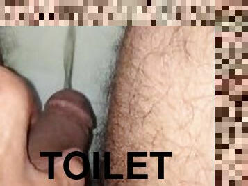 asia, mastubasi, kencing, muncrat, amatir, penis-besar, arab, hitam, toilet, seorang-diri