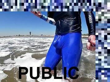 na-verejnosti, šport, pláž, nohavičky, nadržané, úzke, exibicionistky, mokré, striekanie