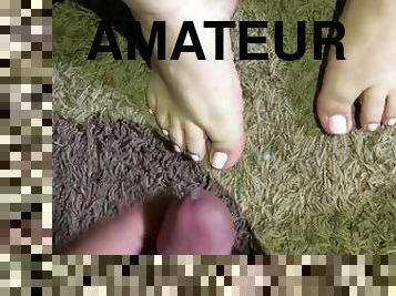 Cumming on the sexy toes of Latina slut (Cum on feet)