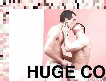 deux jeuned latinos de 20 ans baisent pour la premiere fois