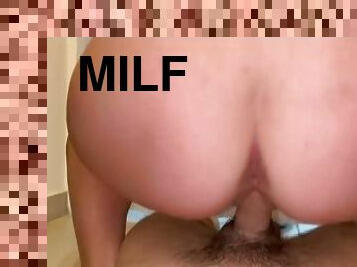 gros-nichons, levrette, fellation, ejaculation-sur-le-corps, milf, gangbang, ejaculation-interne, butin, pieds, blonde