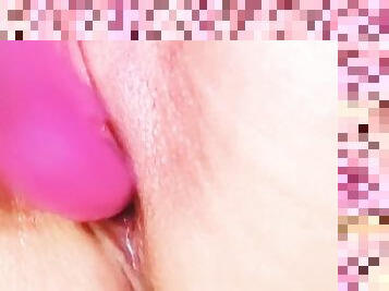 Can someone please creampie this Squirting pink pussy of mine already????? ????????????????????