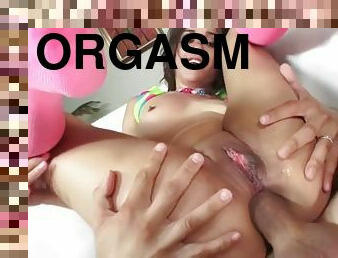 doggy-style, orgasm, pissande, anal, cumshot, tonåring, hardcore, latinska, fingerknull, ansiktssprut