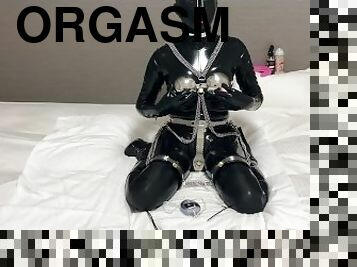Rubber slaves who can not touch the genitals get orgasm with electro shock and nipple vibrator