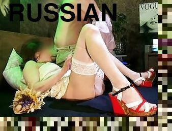 ruso, anal, babes, mamada, chorro-de-corrida, hardcore, paja, con-los-dedos, medias, corrida